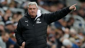 Mistério envolve morte do neto de Steve Bruce: suspeitas levam a uma detenção