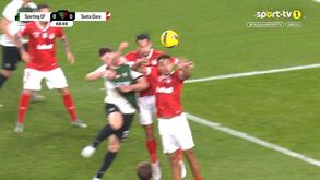 Sporting pediu penálti por cotovelada sobre Gyökeres mas o árbitro mandou seguir