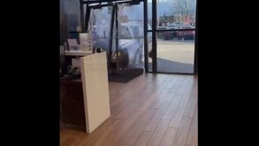 Destrói concessionário por recusar devolução de Subaru