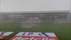 As imagens do relvado da Choupana a pouco mais de uma hora do início do Nacional-Benfica