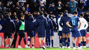 No Famalicão-FC Porto o inquérito é... à garrafa