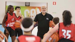 Campo de Natal da NBA Basketball School está aí à porta: «Vai ser a sério, basquetebol e diversão»
