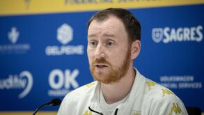 Cathro e a visita ao Benfica: «Não acreditamos que o Pai Natal nos vai oferecer alguma coisa»