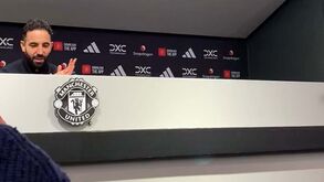 Ruben Amorim dava a conferência de imprensa quando começou... a 'chover' na sala