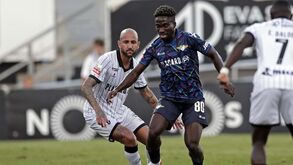 Ofori avança na vaga de Rúben Ismael