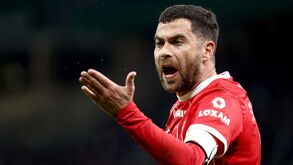 «Quando estás a ganhar 210 mil por mês não dói...»: capitão do último da Ligue 1 envolvido em polémica