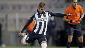 Lucas Fernandes para o meio-campo