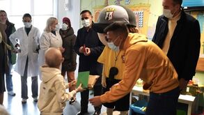 Árbitros visitam ala de pediatria no IPO do Porto