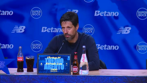 Vítor Bruno deixa recado a Fábio Vieira e explica ausência do médio: «Tem muito talento. Mas não posso abdicar de certos princípios»