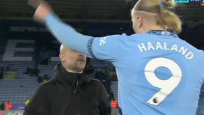 O momento em que Haaland encaminhou Guardiola para junto dos adeptos do Man. City