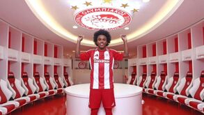 Willian rescinde contrato com Olympiacos