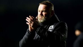 Oficial: Wayne Rooney já não é treinador do Plymouth