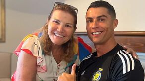 Cristiano Ronaldo dá os parabéns à mãe: «Obrigado por me inspirares todos os dias»