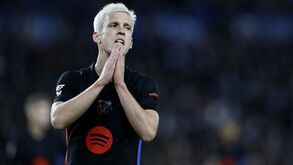  Barcelona autorizado a manter inscritos Dani Olmo e Pau Víctor