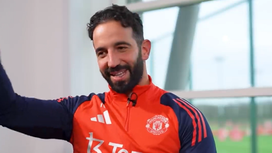 Treinador do Man. United respondeu a perguntas de adeptos
