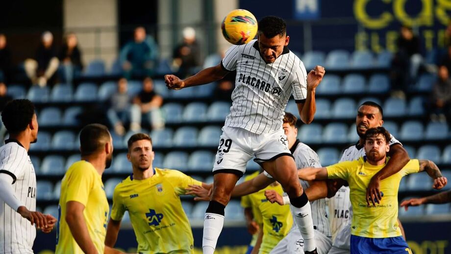 Trocas por força da ausência de Cláudio Falcão