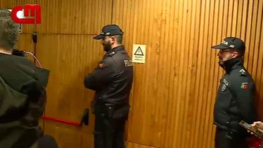 Treinador do Estrela da Amadora foi acompanhado de quatro PSP e dois seguranças