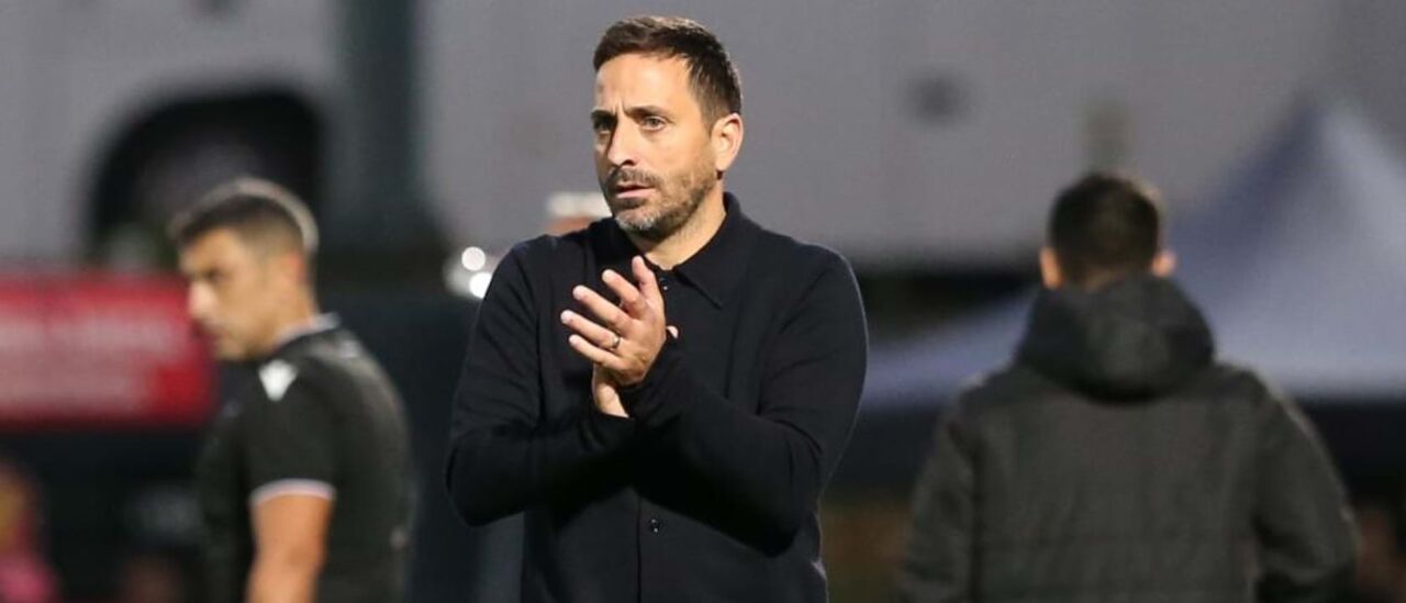 Vasco Matos, técnico do Santa Clara