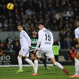 A crónica do V. Guimarães-Sporting, 4-4: campeão salva-se em jogo de loucos