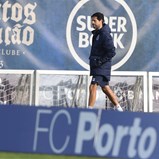 Dois jogadores do FC Porto em tratamento no início da missão Nacional