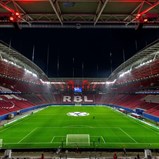 Frio e castigo da UEFA serão... 'fintados': leões espalhados na arena de gelo