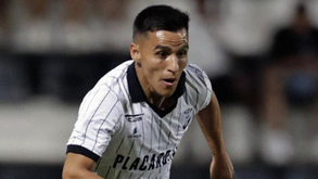 Farense rescinde com Velásquez e Talys