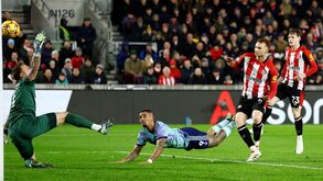 A crónica do Brentford-Arsenal, 1-3: gunners continuam na corrida ao topo