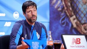 A resposta sobre Sérgio Conceição, o regresso de Fábio Vieira e a nomeação de Tiago Martins: o que disse Vítor Bruno 