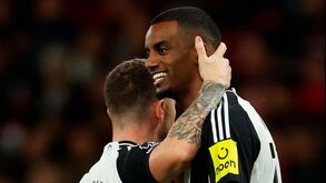 Gary Neville sem dúvidas: «Isak é o melhor avançado do país»