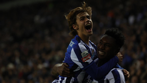 Samu e Rodrigo Mora no radar do Manchester United, avançam ingleses