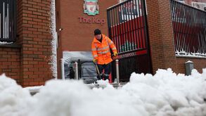 Liverpool-Manchester United vai mesmo realizar-se apesar da neve 