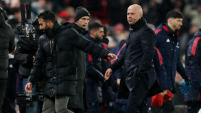 Arne Slot e o United de Amorim: «Durante 75 minutos, em todas as faltas só chutaram para a frente»