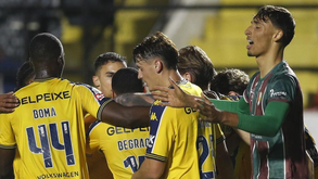 O resumo do E. Amadora-Estoril, 2-4: golos, casos e outros lances