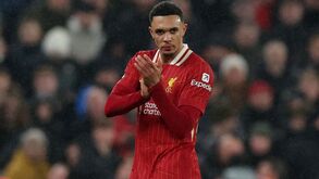 Nem o Tranmere Rovers o quer: Alexander-Arnold foi apontado a clube da League Two e já houve resposta