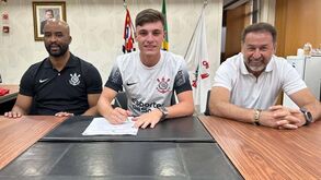 Corinthians protege jovem estrela da investida de 'tubarões' com cláusula à moda europeia