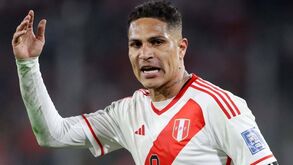 Paolo Guerrero abandona a seleção do Peru aos 41 anos