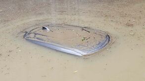 Mulher resgatada de carro submerso num túnel em Gaia