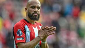 Só na próxima época: Arsenal 'reserva' Bryan Mbeumo para 2025/26
