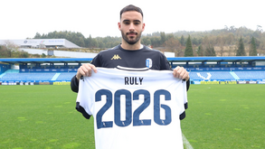 Oficial: Ruly García prolonga a ligação com o Vizela até 2026