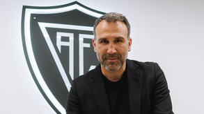 Ac. Viseu revela composição da equipa técnica de Sérgio Vieira