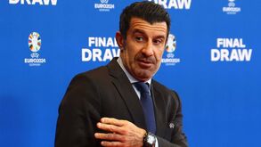 Figo é acusado de ser 