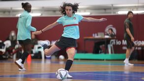 Carolina Pedreira nomeada para melhor jogadora jovem de futsal do Mundo