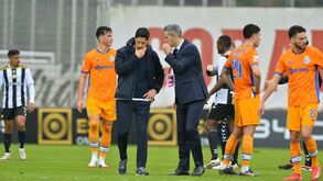 Vítor Bruno e os lenços brancos no final do Nacional-FC Porto: «É normal, querem muito ganhar»