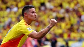 James Rodríguez perto do León