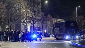 Mais tensão na chegada do FC Porto ao Dragão: insultos e pedidos de demissão para Vítor Bruno e Villas-Boas 