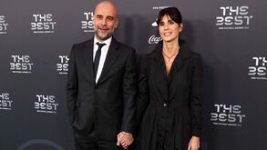 Guardiola separou-se da mulher ao fim de 30 anos de relação, dizem em Espanha