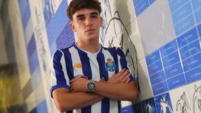 José Afonso assina o primeiro contrato profissional pelo FC Porto