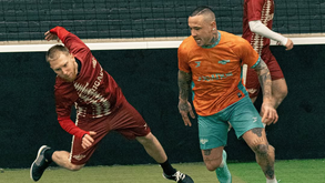 Nainggolan recebe convite para regressar à Roma... mas para jogar na equipa de futsal
