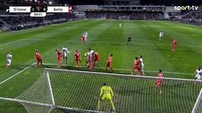 Tomané ganhou a António Silva nas alturas e colocou o Farense a vencer o Benfica