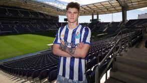 FC Porto apresenta avançado bielorrusso de 18 anos